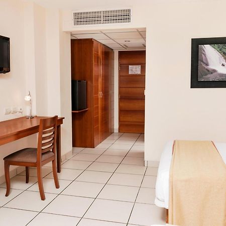 Wyndham Costa Del Sol Pucallpa Bagian luar foto