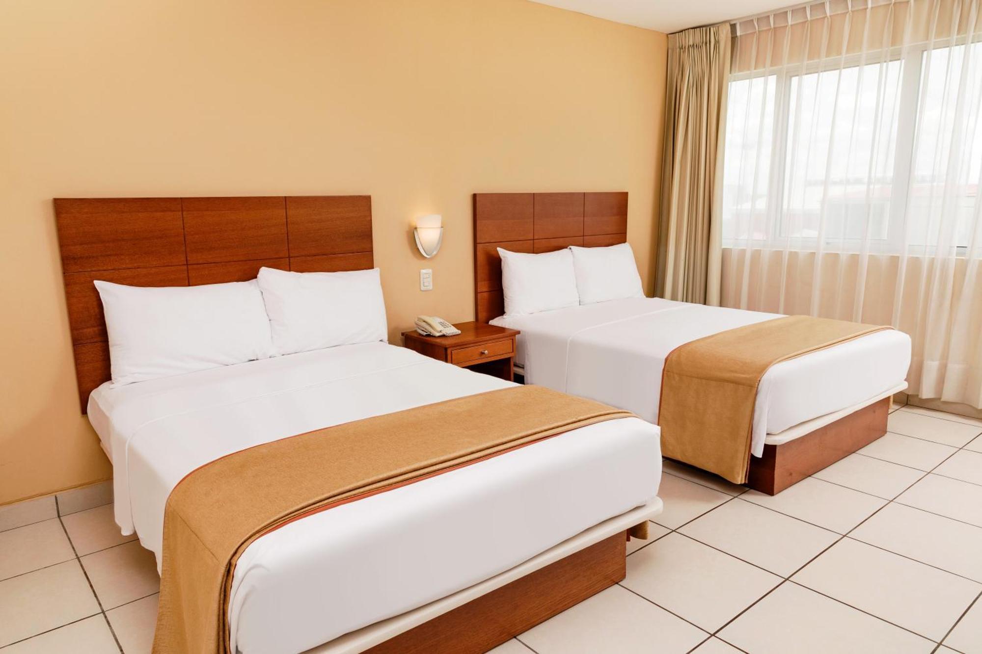 Wyndham Costa Del Sol Pucallpa Bagian luar foto