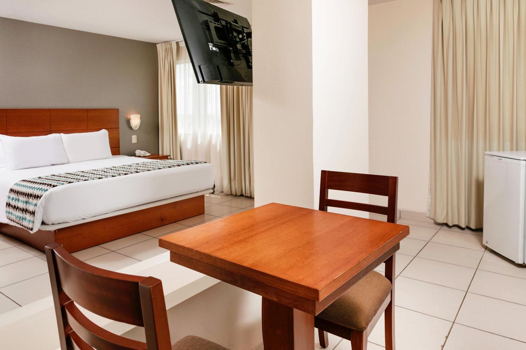 Wyndham Costa Del Sol Pucallpa Bagian luar foto