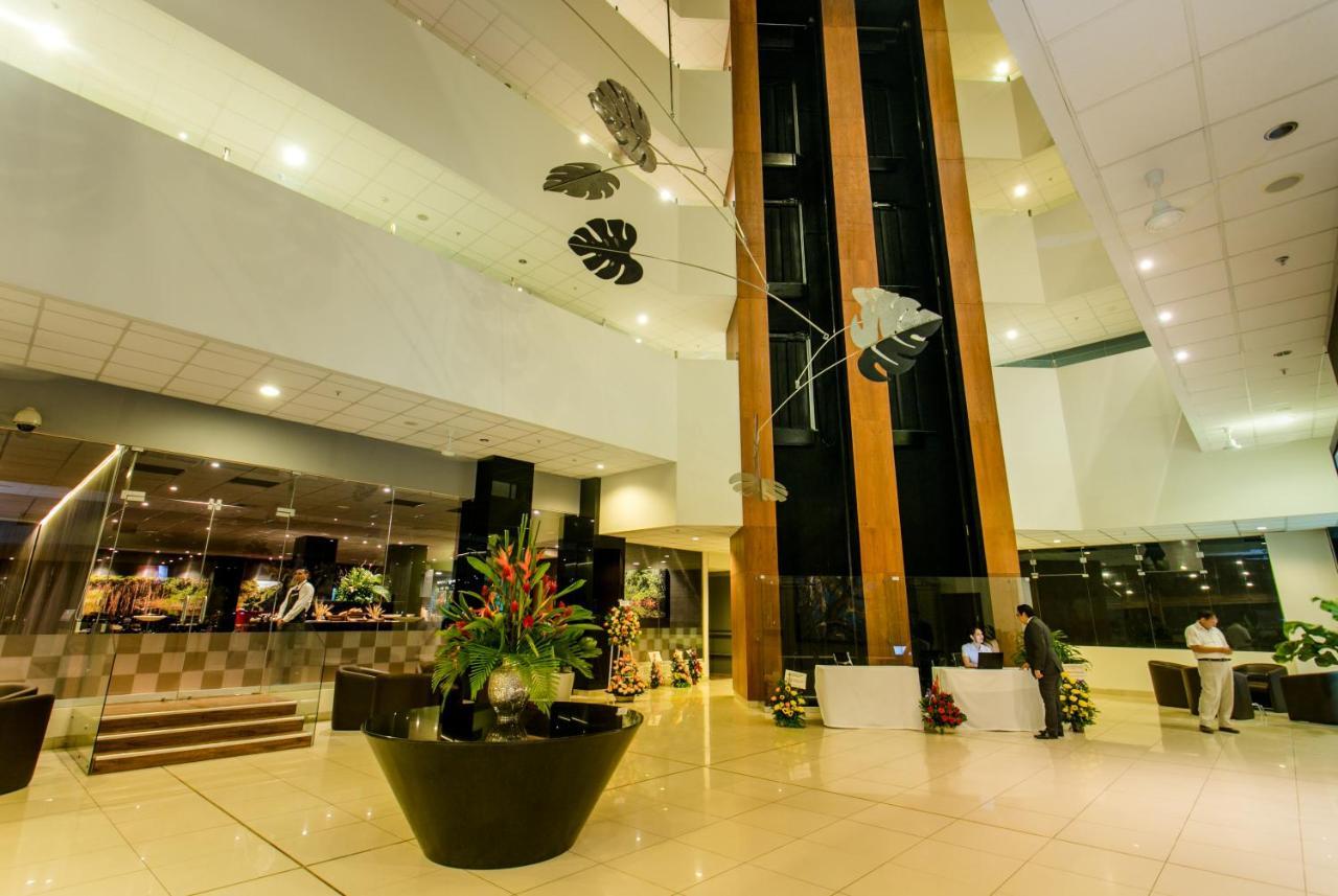 Wyndham Costa Del Sol Pucallpa Bagian luar foto Lobby
