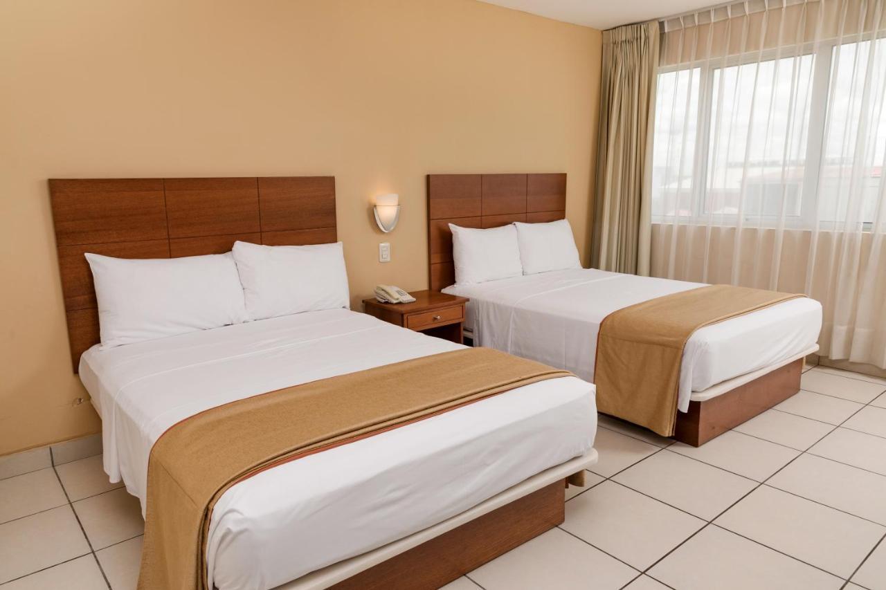 Wyndham Costa Del Sol Pucallpa Bagian luar foto
