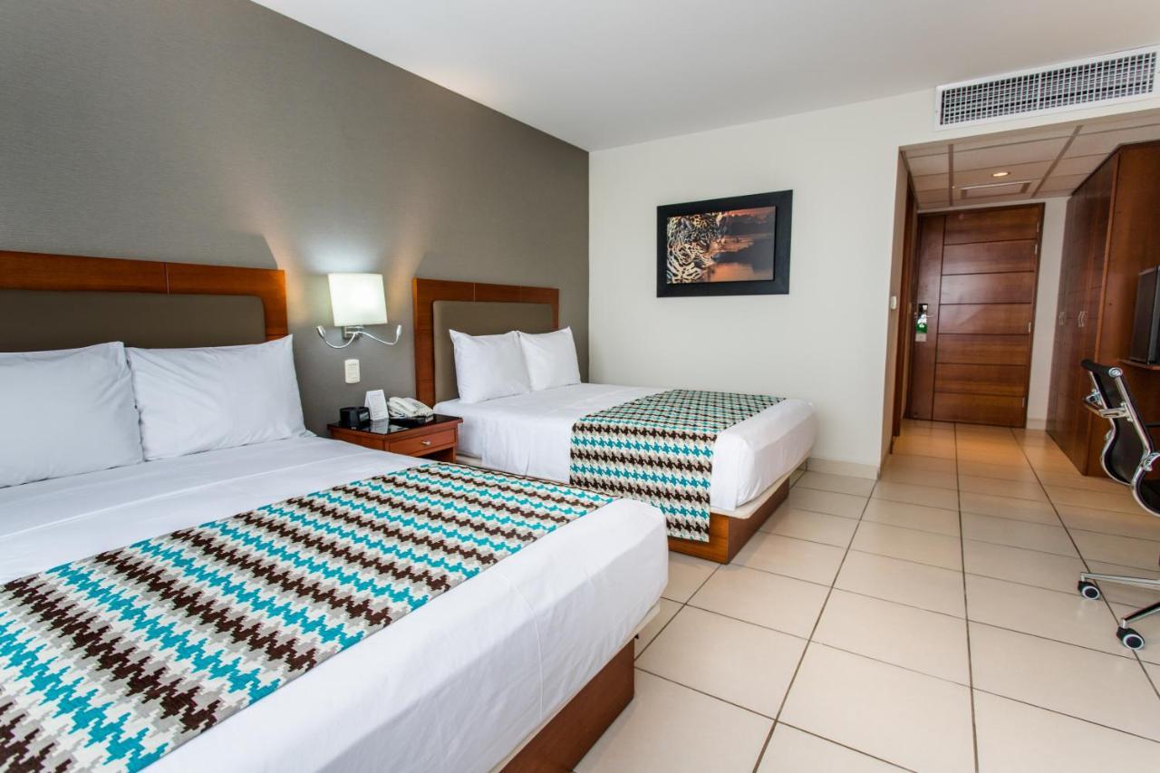 Wyndham Costa Del Sol Pucallpa Bagian luar foto