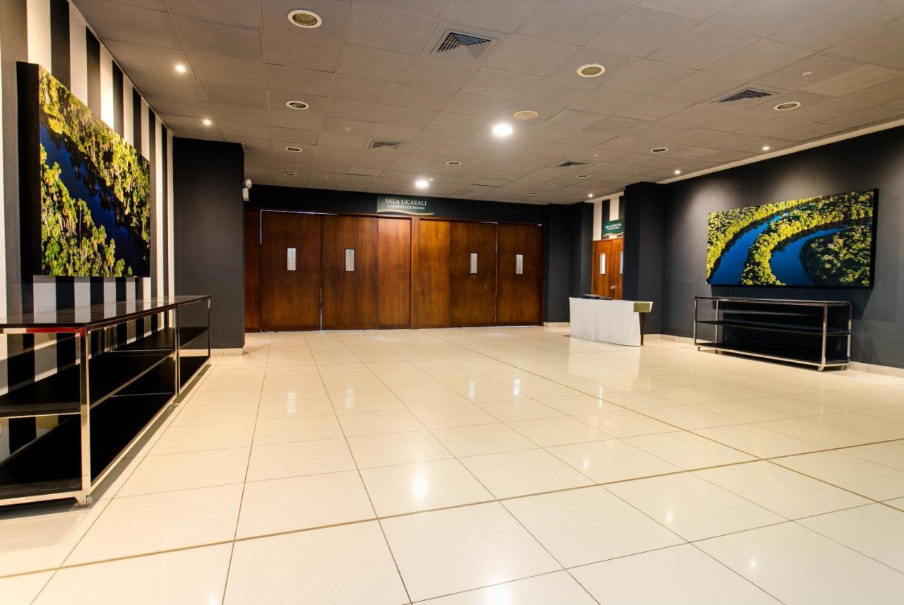 Wyndham Costa Del Sol Pucallpa Bagian luar foto The foyer of the Great Hall