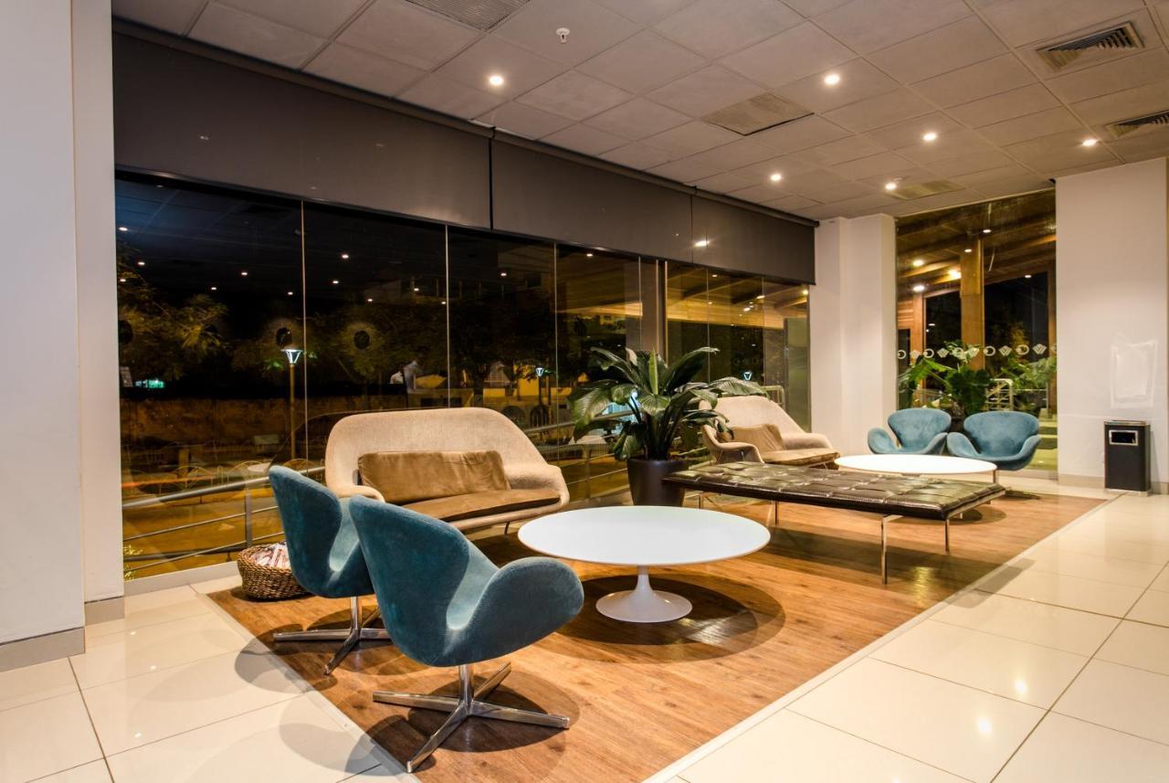 Wyndham Costa Del Sol Pucallpa Bagian luar foto The interior of the lounge