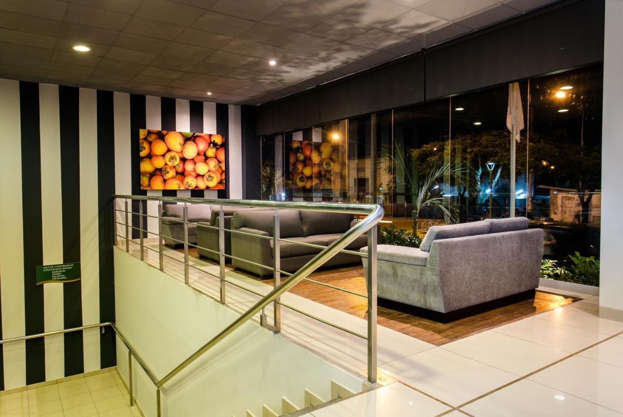 Wyndham Costa Del Sol Pucallpa Bagian luar foto Lobby