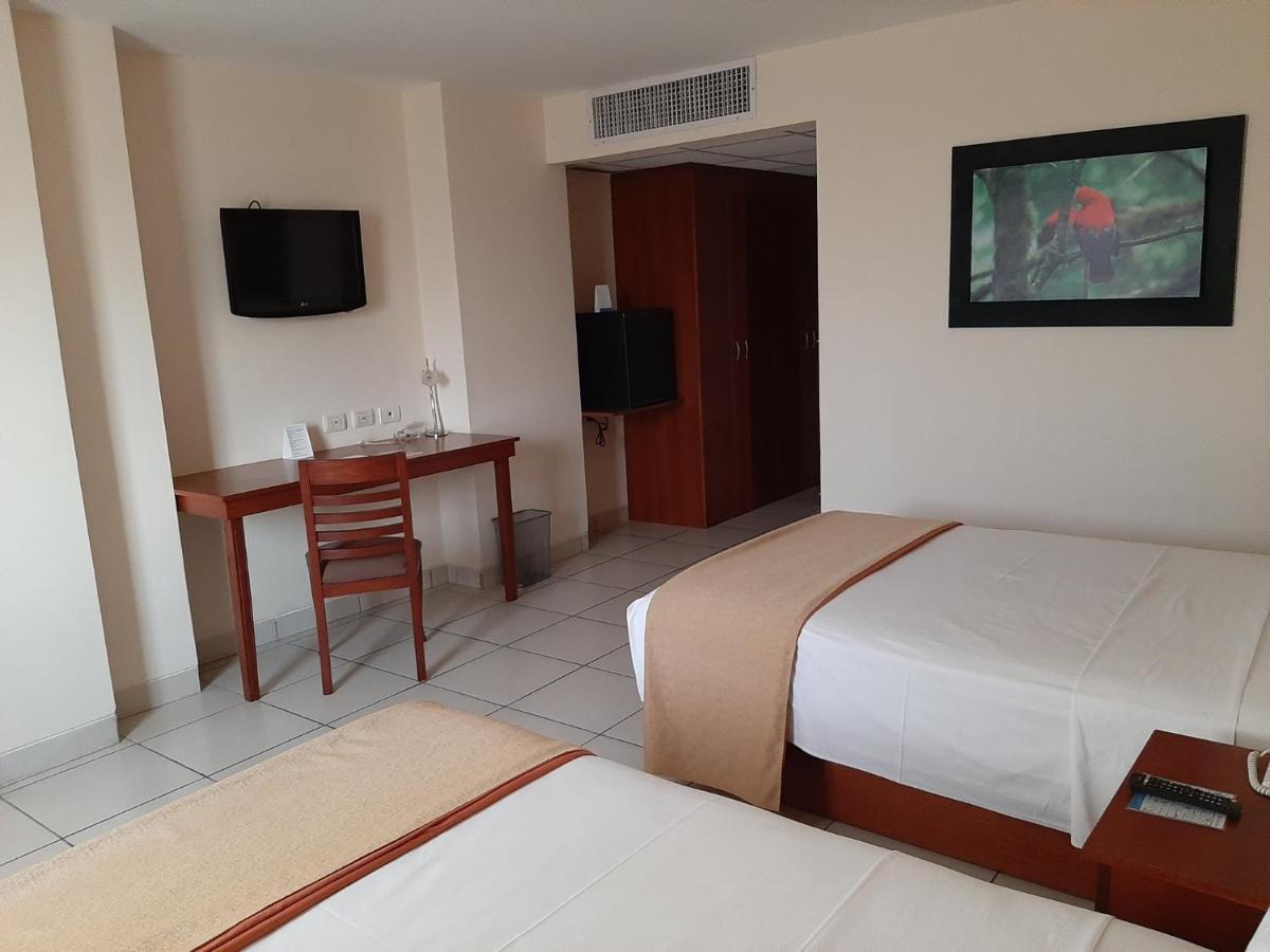 Wyndham Costa Del Sol Pucallpa Bagian luar foto